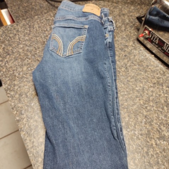 Hollister Jeans - Picture 3 of 3